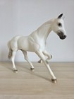 Breyer Traditional Model Horse Gem Twist Champion Show Jumper  495 Alabaster