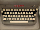 Vintage 1950s Royal Quiet De Luxe Portable Typewriter W  Case Untested As-is