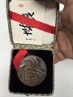 Vintage Great Wall Of China Commemorative Coin Medallion Brocade Case 