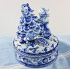 Gzhel Porcelain  lost  au-u   vtg 1999 art 1307 notions Box signed chernivi