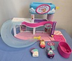 Shopkins Cutie Cars Splash N Go Spa Wash Playset 2 Cars