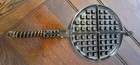 Griswold Cast Iron Waffle Maker  8 Pat d 1922 Side  a  In Great Condition