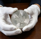     2021 Canadian Maple Leaf  bu    999 Purity  1 Oz 5 Dollars Commemorative      