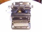 Nice Antique   Vintage 1930 s Royal Typewriter Model H  Heavy Desktop Model