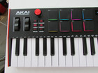 Akai Professional Mpk Mini Plus 37 Key Usb Midi Keyboard Controller  nice 