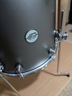 Dw Design Series Maple Floor Tom 16 X 14 With Leg Locks - Titanium Satin 
