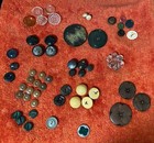 Vintage And Antique Mixed Button Lot 100   Glass  Wood  Plastic  Mother Of Pearl