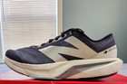New Balance   Men s 8 2e Wide  women s 9 5  Fuelcell Rebel V4 Running Shoes