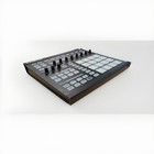 Native Instruments Maschine Controller Midi Controller  Black  Usb Midi In out