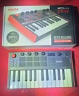 Akai Professional Mpk Mini Play Mk3 Portable 25-key Keyboard