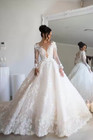 Exquisite Ball Gown Wedding Dresses Long Sleeve 3d-appliques Lace Bridal Gowns