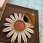 Vintage Avon Enameled Daisy Brooch Pin Solid Perfume Compact    glace  Flower
