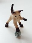 Hagen Renaker Miniature Ceramic Siamese Cat Kitten Yarn Ball Figurine Rare Vtg