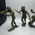 Louis Marx   Co  Lot Of 19 Vintage Army Toy Soldiers Assorted Mix Of Figures