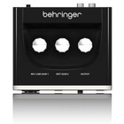 Behringer U-phoria Um2 Usb Audio Interface Mic Preamplifier Audiophile 2x2