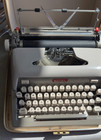 Vintage Royal Futura 800 Deluxe Typewriter With Case - 44 Keys