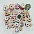 31 Vintage Wooden Spools Of Cotton Thread Various Sizes   Colors Full   Part