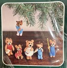 New Felt Ornament Kit    bear Family    Bucilla Needlecraft Vtg Christmas Heirloom