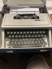1972 Olivetti Lettera 31 Functioning Vintage Portable Typewriter W case   Ribbon