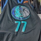 Nike Dallas Mavericks Luka Doncic  77 5 Miles Swingman Jersey Size 52