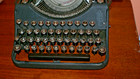Underwood Typewriter    leader Portable W case