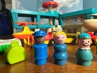 Vtg 1972 Fisher Price Play Family Airport Little People 996  Complete  Beautiful