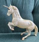 2 Breyer Rearing Unicorns Black Pearl   White Pearl 1996 Euc Horses Pegasus