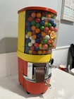 Victor Vendorama 25 Cent Gumball  capsules Vending Machine Red Yellow With Key