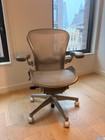  400 - Herman Miller Aeron Chair Size B