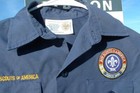Nice Cub Scouts Boy  America Bsa Youth Shirt Medium Blue W patches Short Sleeve