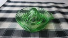Antique Vintage Green Depression Vaseline Uranium Glass Citrus Juicer Reamer 6 