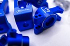 Cobra Racing Traxxas Sledge Knuckles   Hubs Combo     7075-t6 Aluminum     Blue
