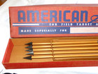 Vintage American Arrows Archery Display Box W  5 Wooden Arrows   Broadheads