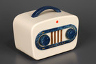Coronado  racetrack  Model 43-8190 Ivory Plaskon Bakelite Blue Trim Tube Radio