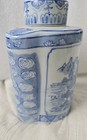 Vintage Chinese Blue White Porcelain Ginger Jar Figural Scene Faded Blue 