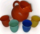 Unmarked Mcm Ribbed Tilted Ball Pitcher Set W  4 Tumblers Multicolor