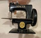 Vintage 1955 Singer Sewhandy Child   s Sewing Machine Model No  20 