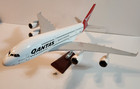 Qantas Airlines Aircraft Model- Vh-oqb - 18   l  X 18-3 4   w 