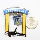Sea World Seaworld Amusement Park Shamu Whale Trainer Dangle Travel Pin