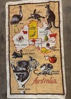 Vintage Pure Linen Australia Kangaroo Koala Brightly Detailed 17 X 30   