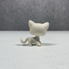 Authentic Littlest Pet Shop Lps White Shorthair Cat  64 Blue Eyes Pink Magnet