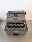 Vintage 1951 Underwood  Portable Finger - Flite Champion Typewriter W case 