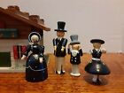  Antique Vintage German Erzgebirge  Toy Wood House And 5  People