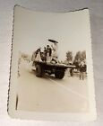 Rare Vintage American Patriotic Parade Clown On Truck Snapshot Photo  1940  Us