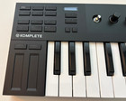 Komplete - Kontrol M32 Keyboard By Native Instruments  no Cable   Missing Knob 