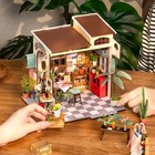 Rolife Dg145 Emily   s Flower Shop Diy Miniature House Kit 1 24 Scale Brand New