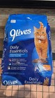 9lives Daily Essentials Cat Food Dry Adult Cat Food Chicken Beef Salmon