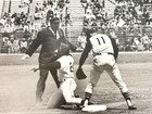 Willie Mays Personally Owned Original Sports Illustrated 1966 Photo Safe At 3rd