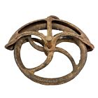 Antique Cast Iron Farm Barn Well Water Pulley With Fender