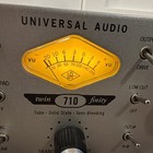 Universal Audio 710 Twin-finity Tube   Solid-state Microphone Preamp